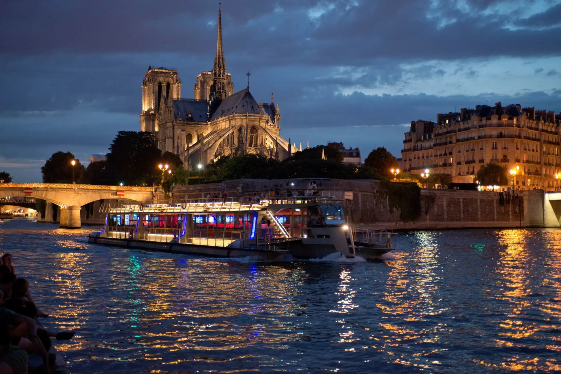 Paris: Champagne at the Moulin Rouge & Seine River Cruise